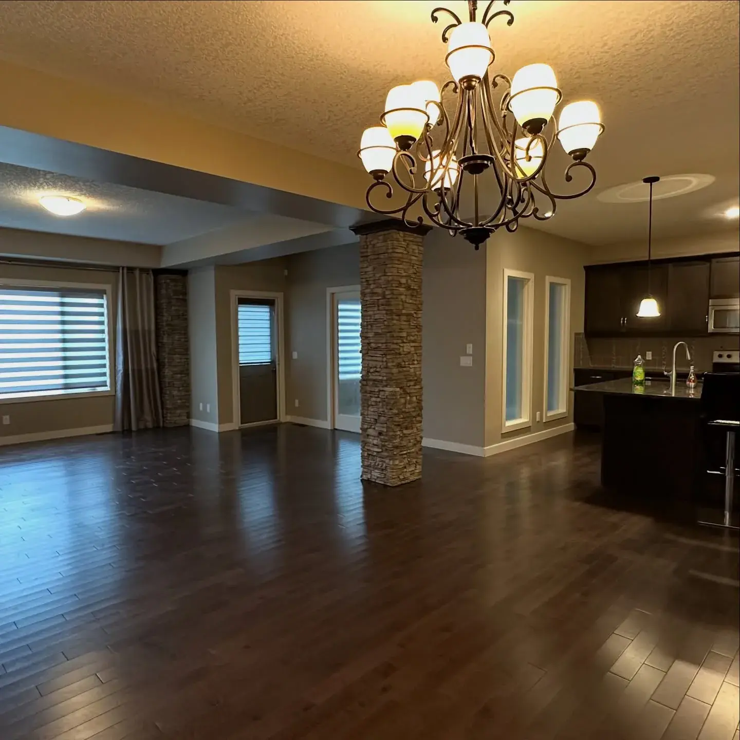 Professional painting service - professional painter applying a flawless interior finish